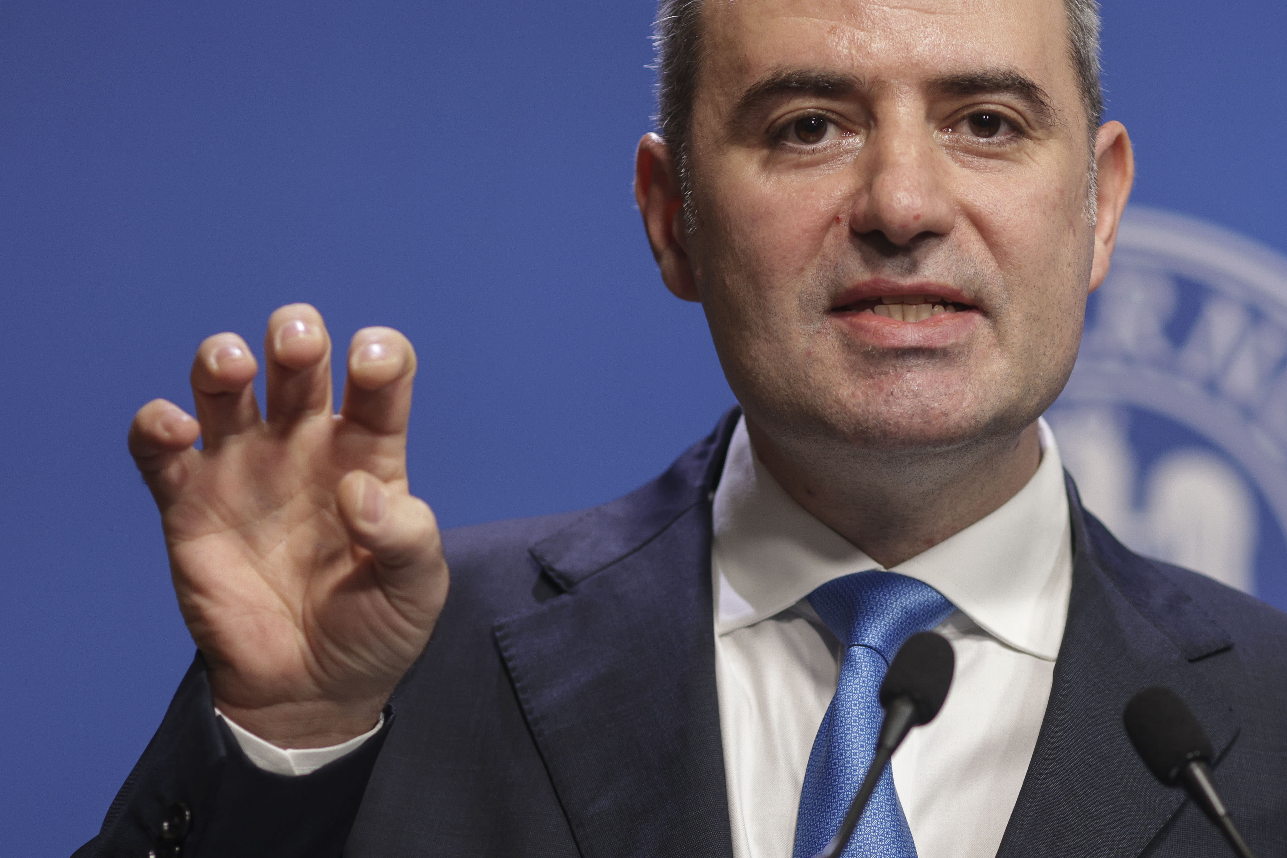 Deficitul bugetar al României a scăzut la 2,34% din PIB în primele șapte luni, dar datoria publică a crescut cu 26,5%