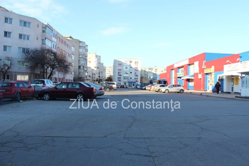 Tarabe goale în Piața Balada, Constanța, simbol al tradiției locale