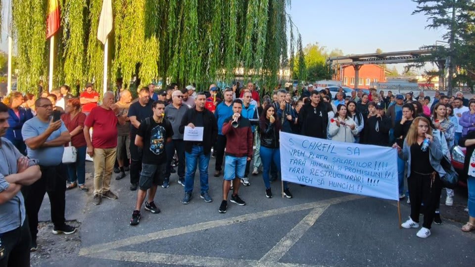 Angajații Carfil protestează din nou pentru întârzieri salariale și restructurări