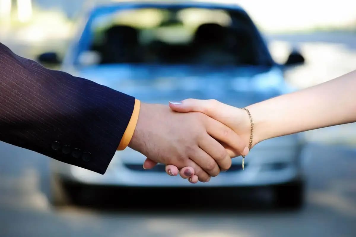 Reguli noi pentru tranzacțiile auto de la 1 septembrie 2026. Cumpărătorii trebuie să declare dacă au datorii înainte de a-și achiziționa un bun