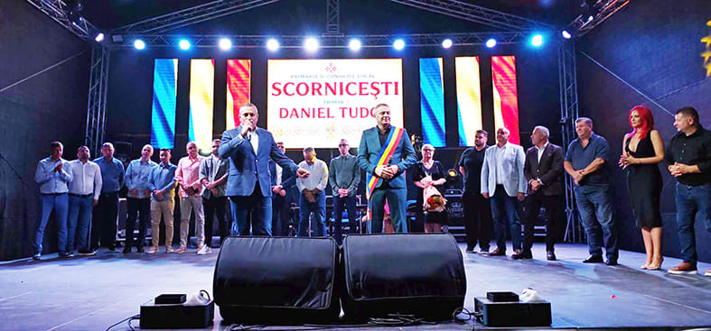 Mii de oameni au participat la Sărbătoarea Pâinii din Scornicești, eveniment tradițional