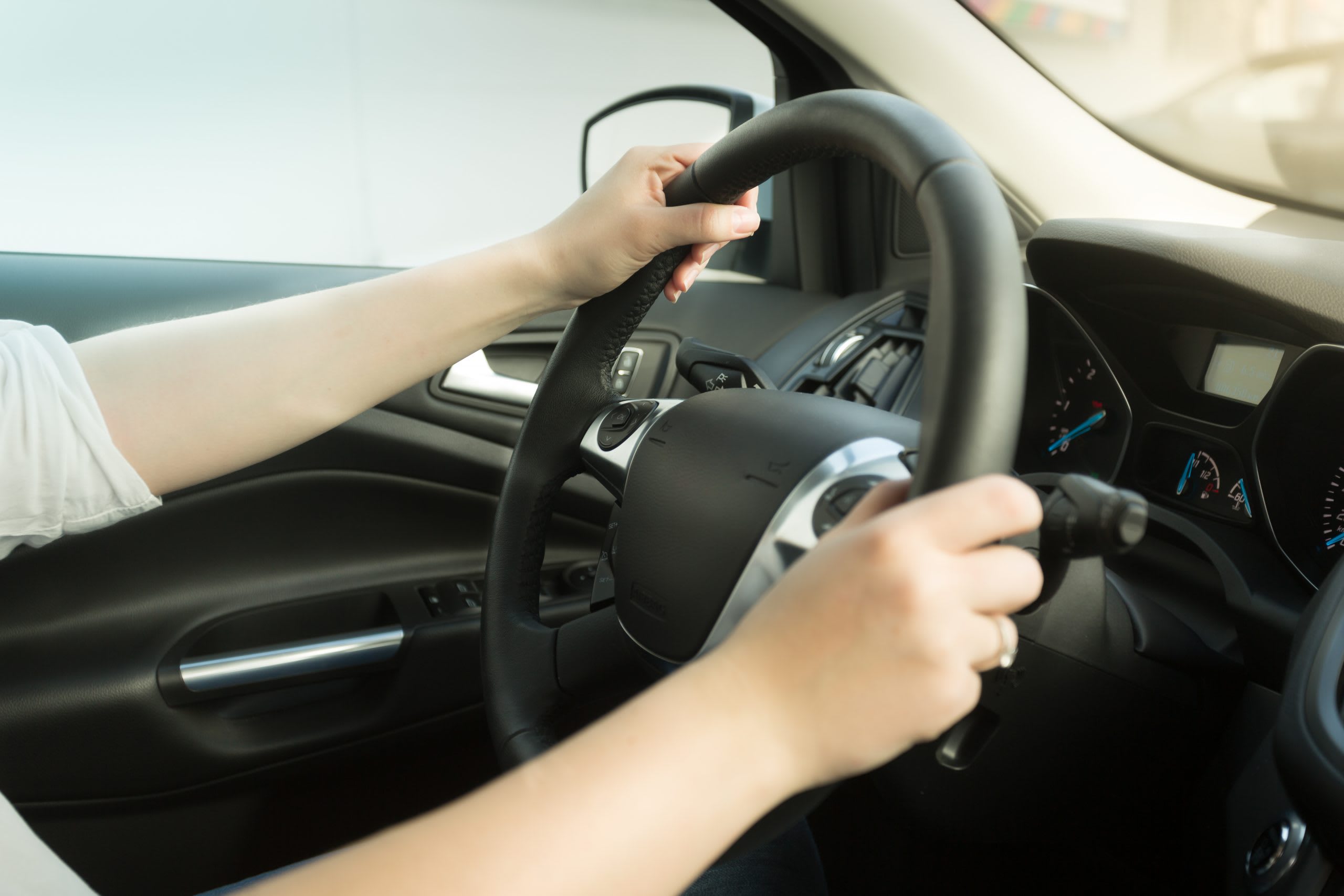 Se majorează tarifele pentru permisul auto și certificatul de înmatriculare începând cu 15 septembrie 2026