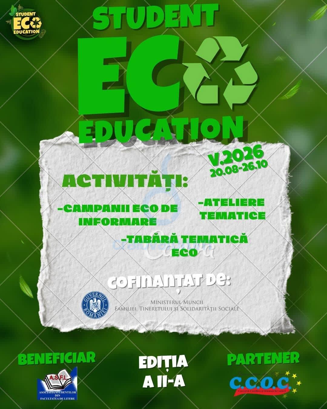 Studenți participând la activități ecologice în natură Studenți participând la activități ecologice în natură