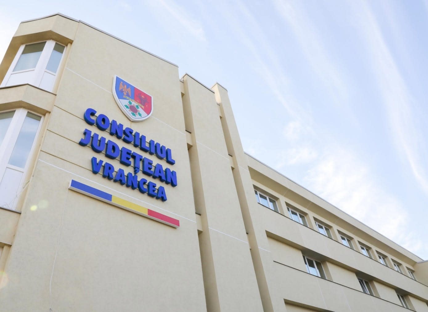 Clădire Palatul Administrativ și Spitalul Dumbrăveni în Vrancea Clădire Palatul Administrativ și Spitalul Dumbrăveni în Vrancea