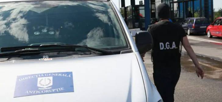 Polițist de frontieră la control