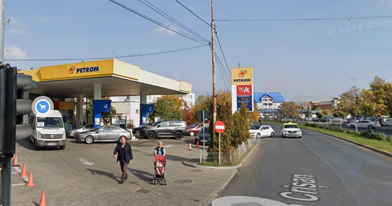 Tarife benzinării Slatina afișate pe panou, prețuri motorină