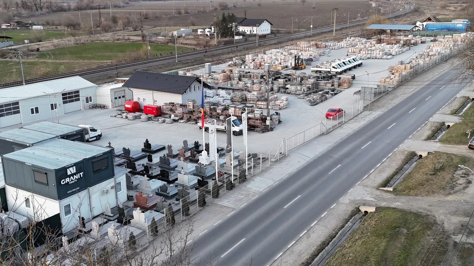 Importator și distribuitor de granit la nivel național: plăci și monumente funerare