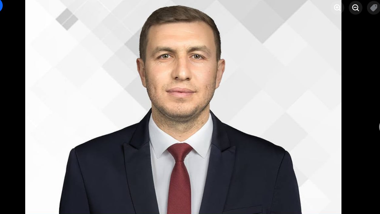 Primar în fața primăriei, situație legală Primar în fața primăriei, situație legală