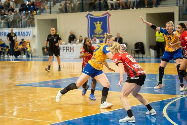 meci de handbal feminin între Corona Brașov și Gloria Bistrița meci de handbal feminin între Corona Brașov și Gloria Bistrița