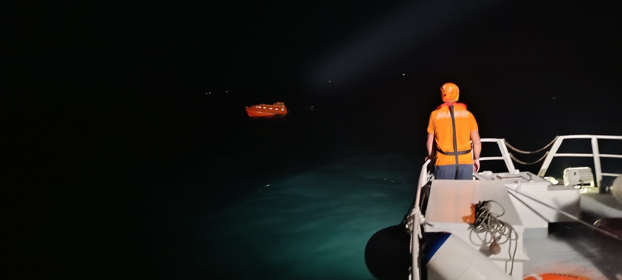 Două nave comerciale sub pavilion turc s-au ciocnit în Marea Marmara, una nu mai poate fi contactată