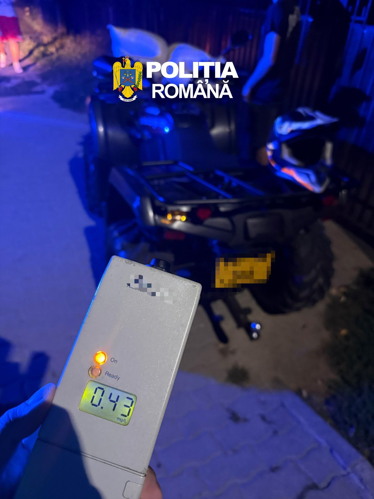 polițiști oprind ATV-uri în trafic, control rutier polițiști oprind ATV-uri în trafic, control rutier