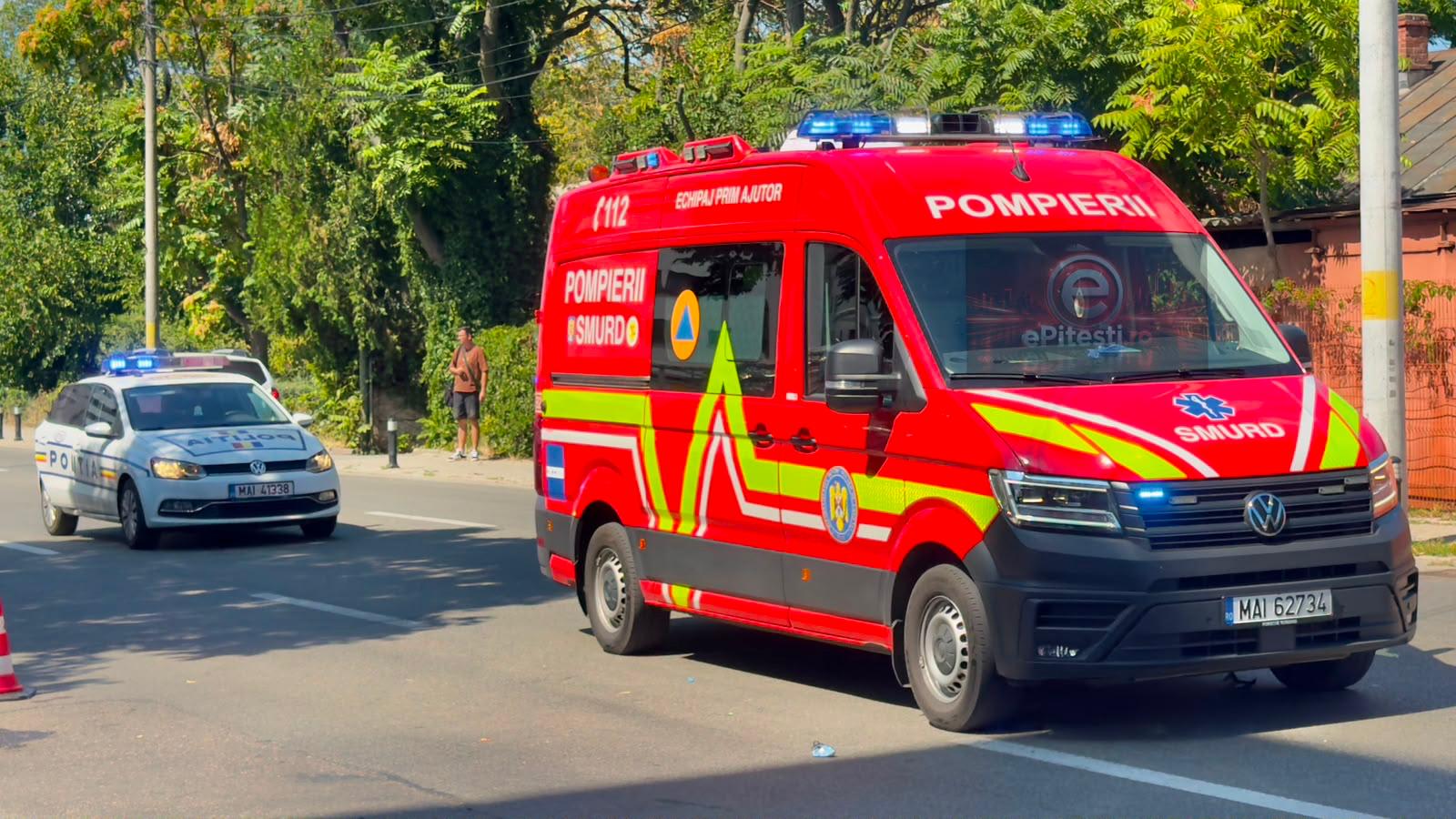 Argeș: Un autoturism a lovit o glisieră în comuna Valea Mare Pravăț