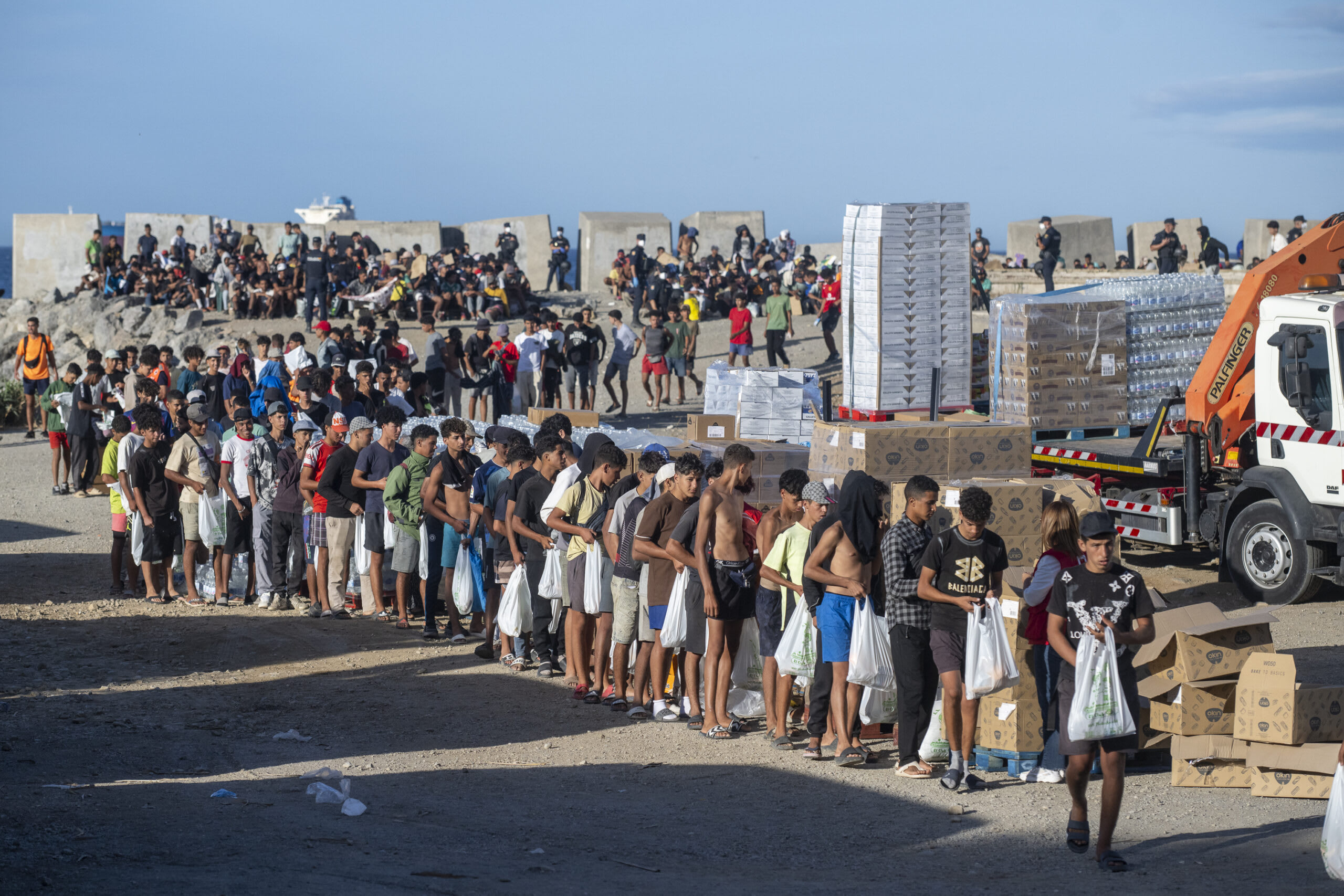 Adolescentele care au traversat din Maroc în Ceuta cer dreptul la un viitor: Nu vreau ca alții să decidă pentru mine