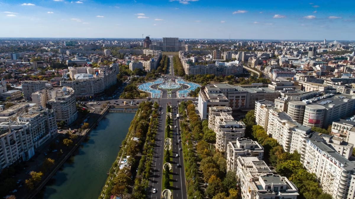Autorizațiile pentru locuințe în România au scăzut cu peste 20% în iulie 2026