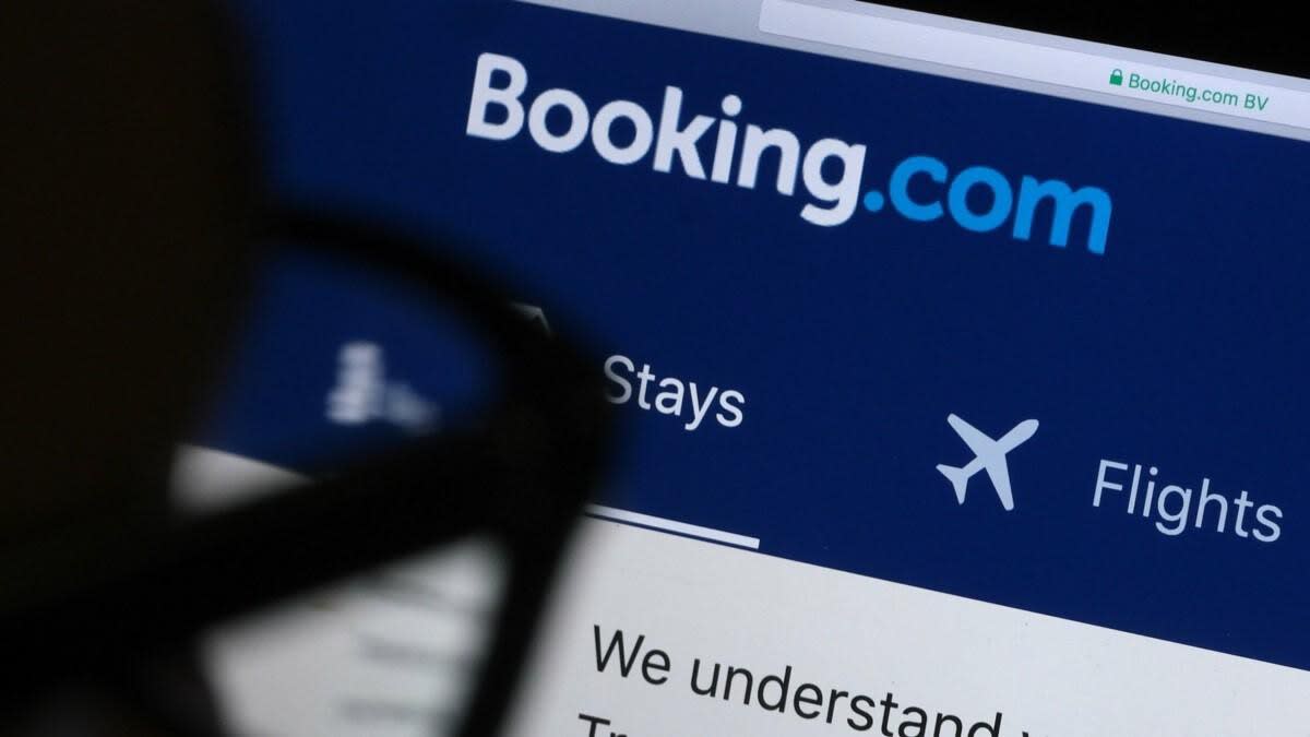 Reședința premierului britanic, pe platforma de Booking.com - Cum a trecut falsa ofertă de cazare de filtre