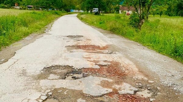 șantier de reparații drum județean în Caraș-Severin șantier de reparații drum județean în Caraș-Severin