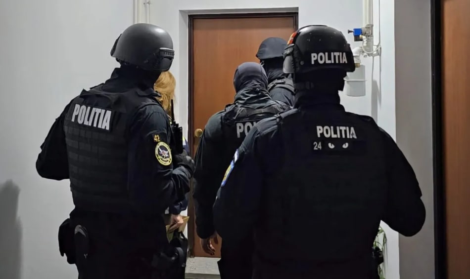 Percheziții în Galați într-un dosar de pornografie infantilă, cinci persoane reținute