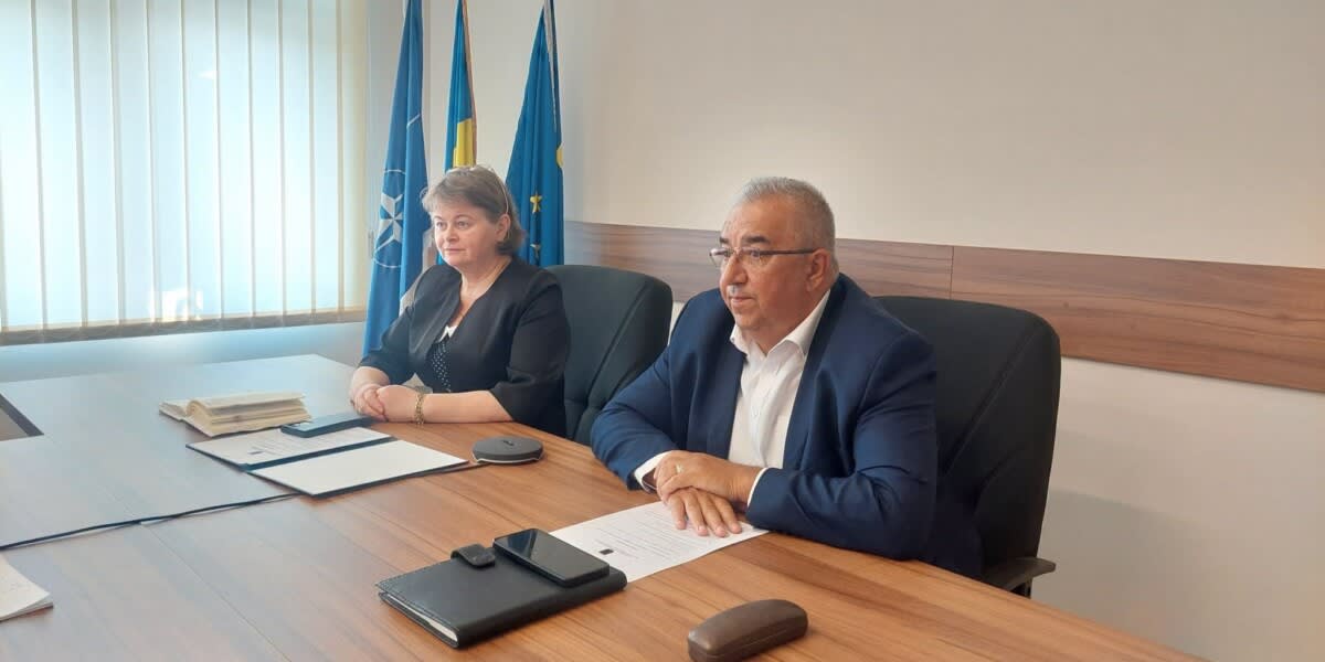 reuniune oficială despre siguranța în școli, autorități și reprezentanți reuniune oficială despre siguranța în școli, autorități și reprezentanți