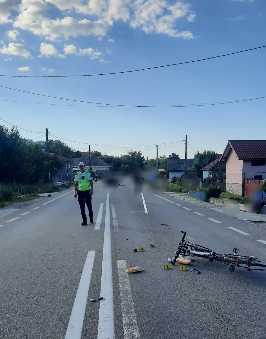 accident rutier pe DN 66 în Plopșoru, biciclist rănit accident rutier pe DN 66 în Plopșoru, biciclist rănit