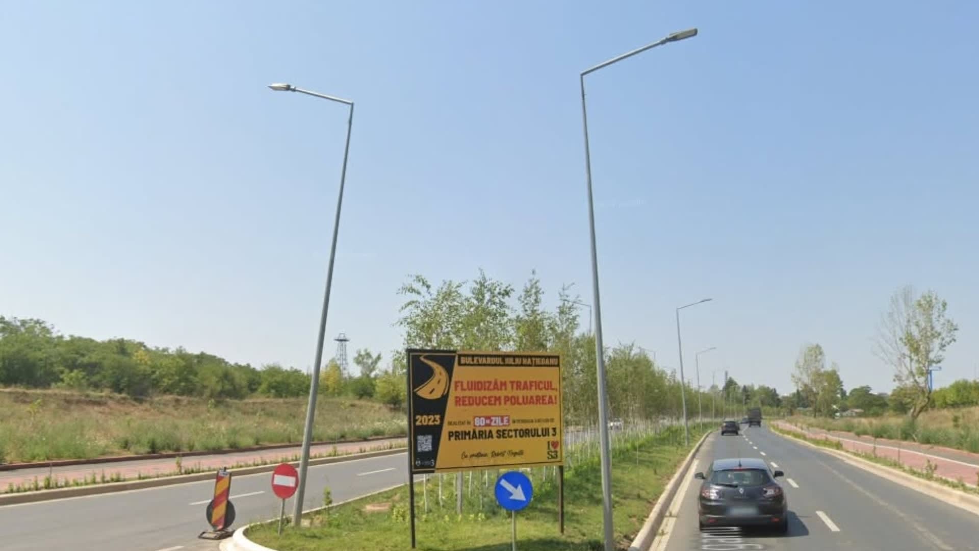 Stâlpii Îndrăgostiți de pe bulevardul din Sectorul 3, pe fundație nepotrivită din cauza terenului surpat