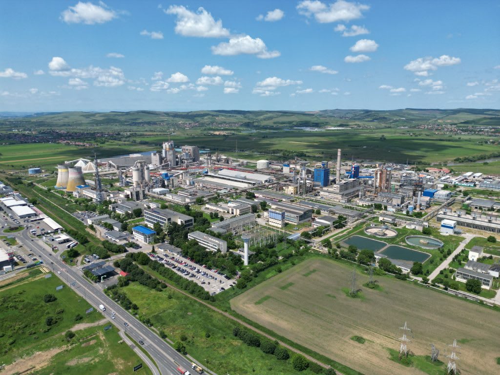 activitate de producție industrială, fabrică chimică, echipamente industriale