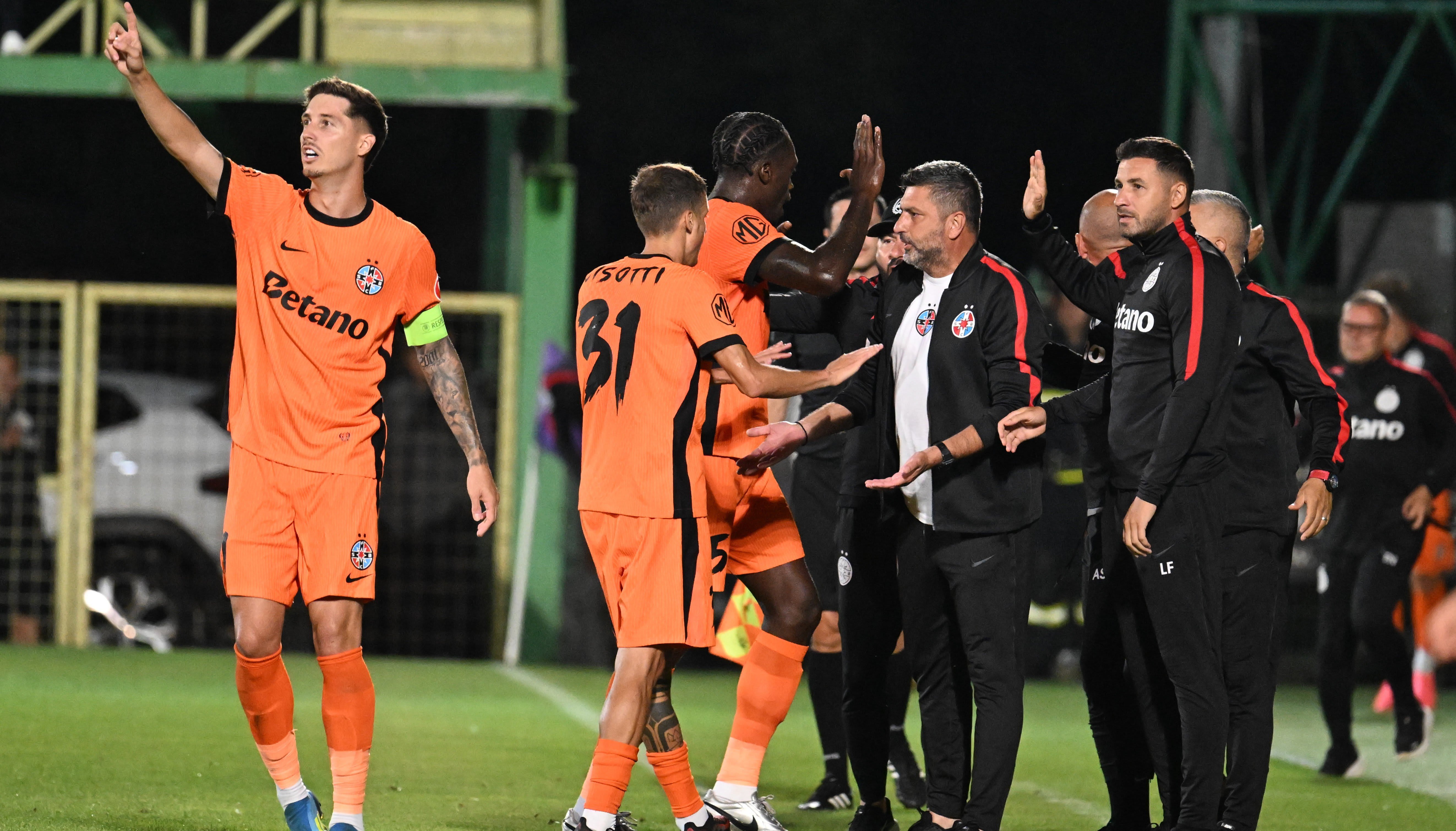 David Miculescu a marcat două goluri în meciul cu FC Argeș din Cupa României