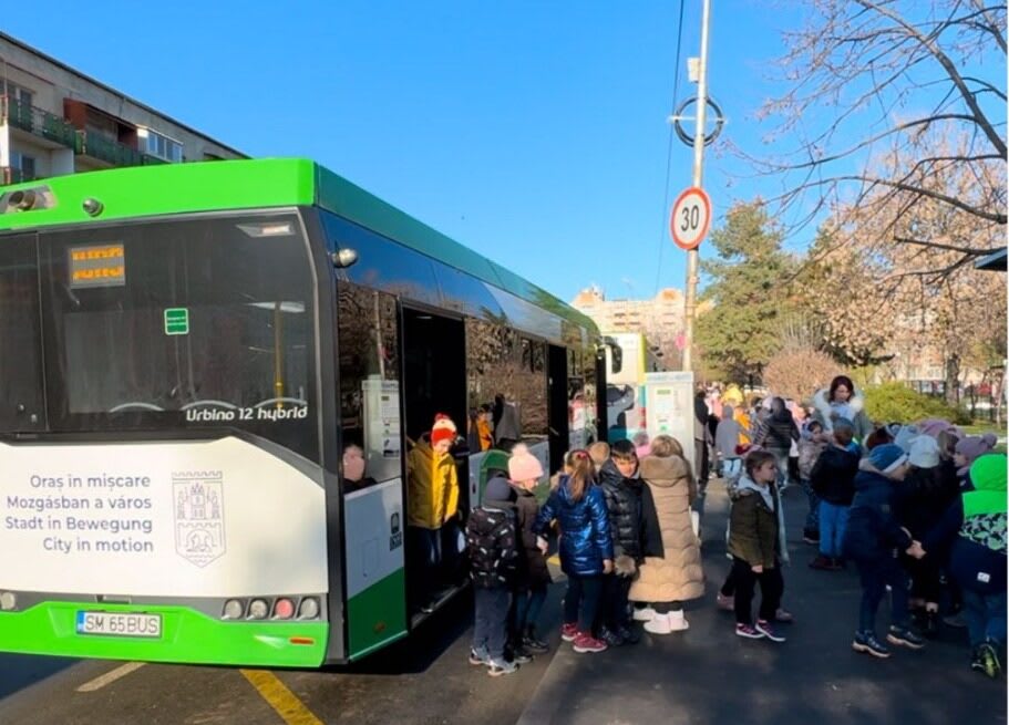 autobuz Transurban Satu Mare, elevi cu abonamente autobuz Transurban Satu Mare, elevi cu abonamente