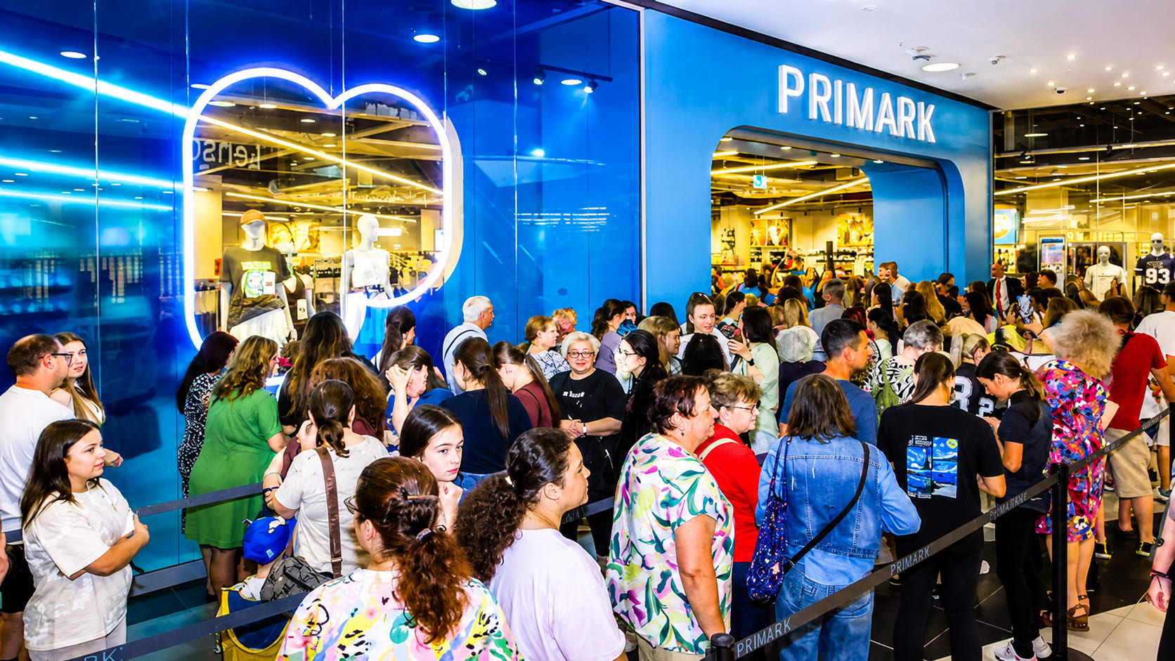 Primark a deschis un magazin nou în Iași, investiție de 10 milioane de euro