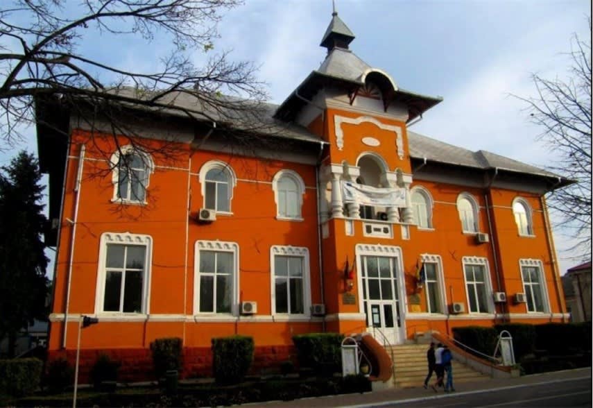 clădire istorică în proces de renovare, medgidia clădire istorică în proces de renovare, medgidia