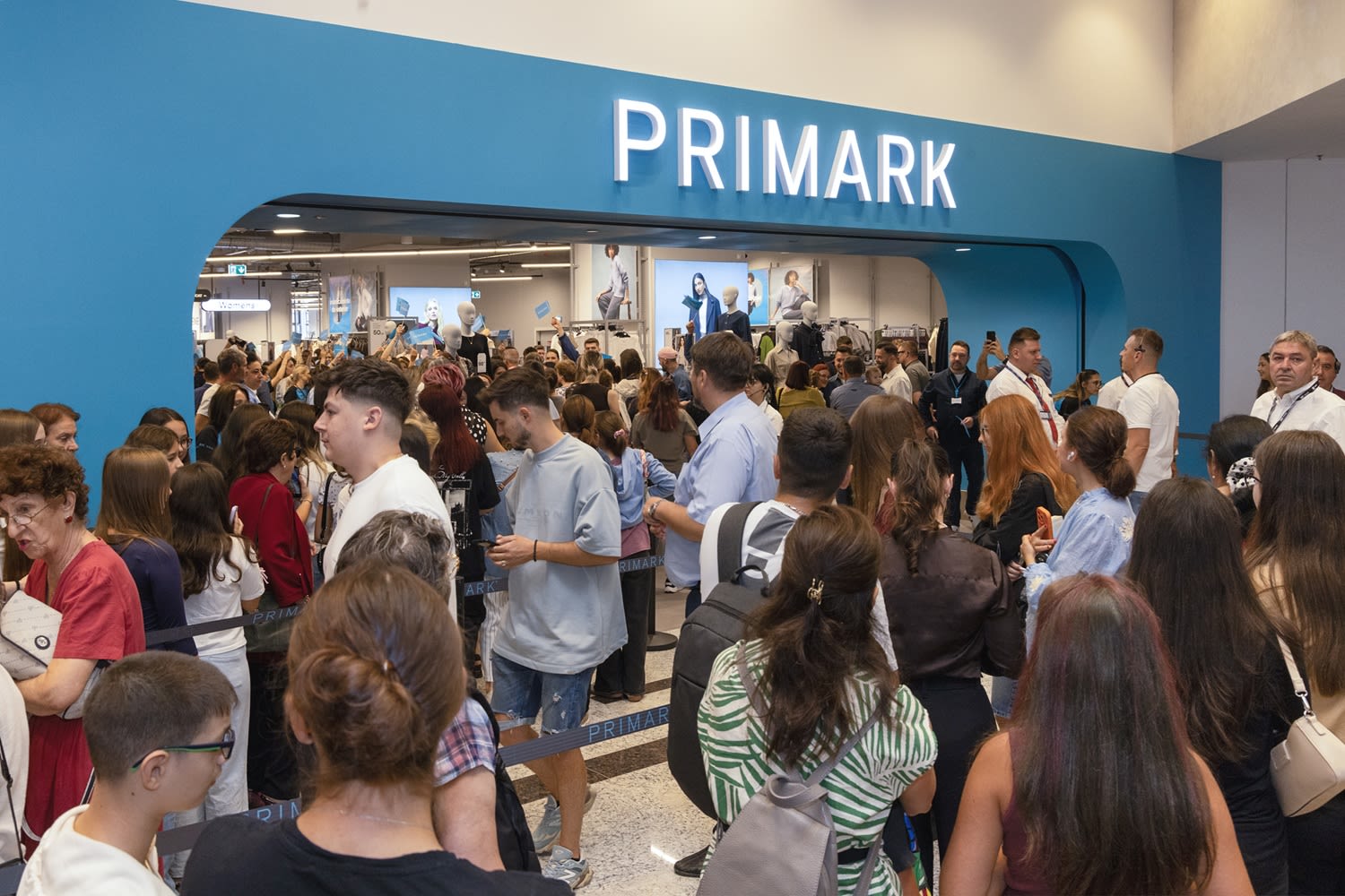 Primark a deschis al șaptelea magazin din România în Iași, cu o investiție de 10 milioane de euro