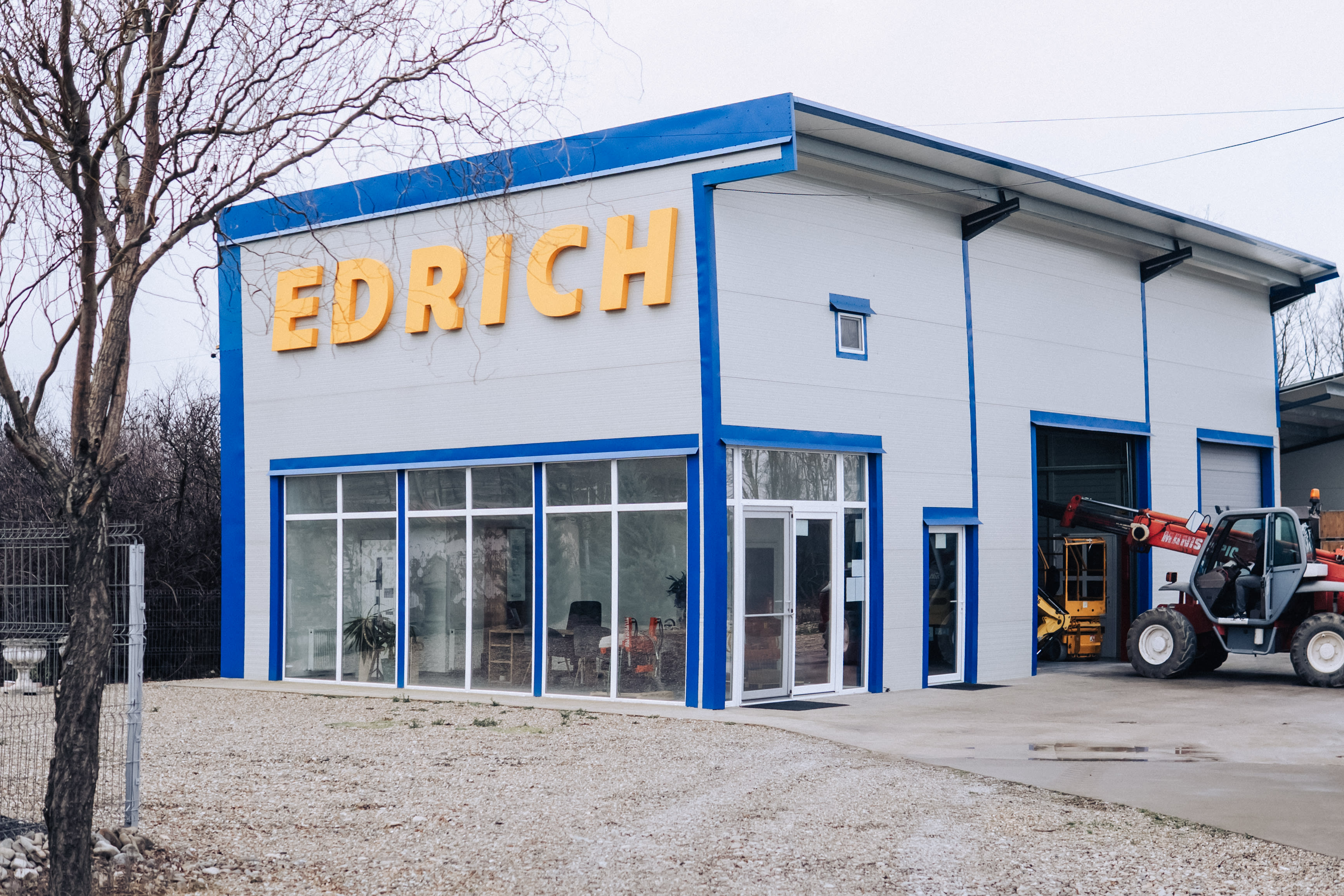 Edrich Oradea: marcă înregistrată,companie prezenta din 1998, atașamente pentru excavatoare, miniexcavatoare și buldoexcavatoare, direct de la producător