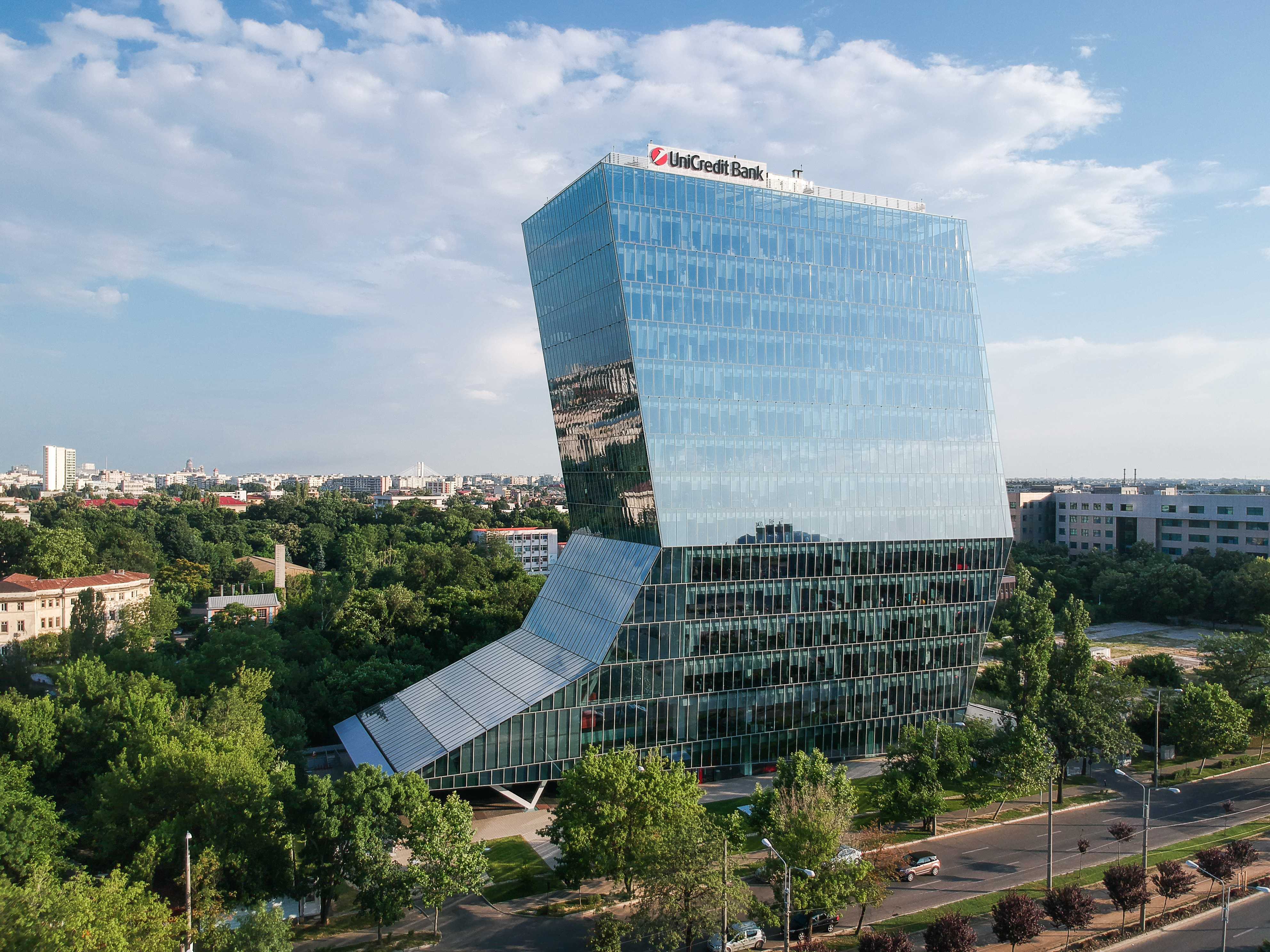 UniCredit Bank România realizează prima securitizare sintetică în lei, de 3,5 mld. lei