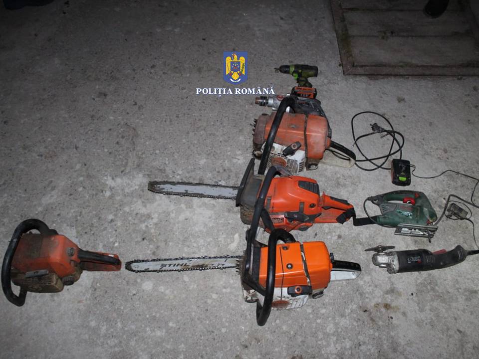 Polițiști la fața locului în Vatra Dornei, anchetă în curs Polițiști la fața locului în Vatra Dornei, anchetă în curs