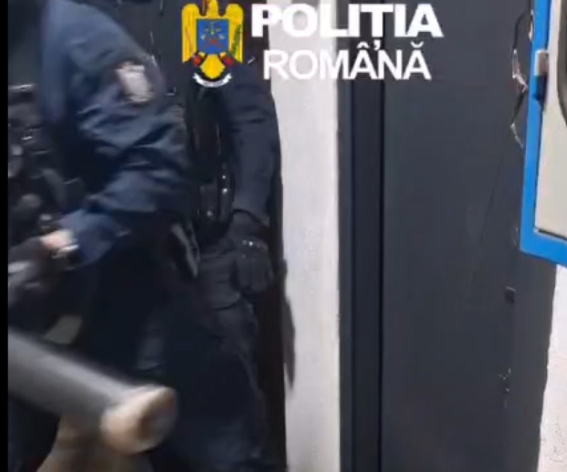 Botoșănean arestat după ce a păcălit mai mulți oameni cu anunțuri fictive