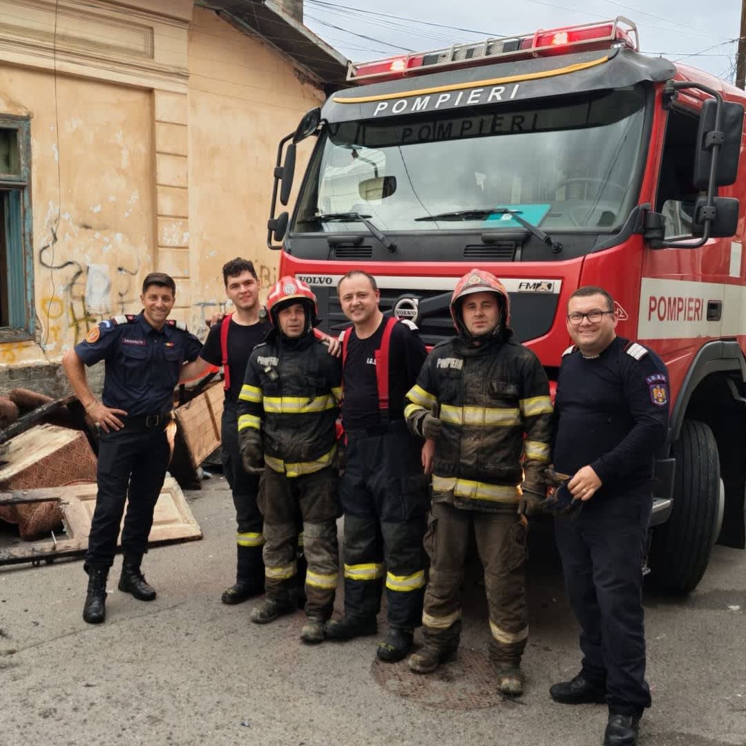 Pompierii din Botoșani: Eforturi remarcabile în lupta cu flăcările Pompierii din Botoșani: Eforturi remarcabile în lupta cu flăcările