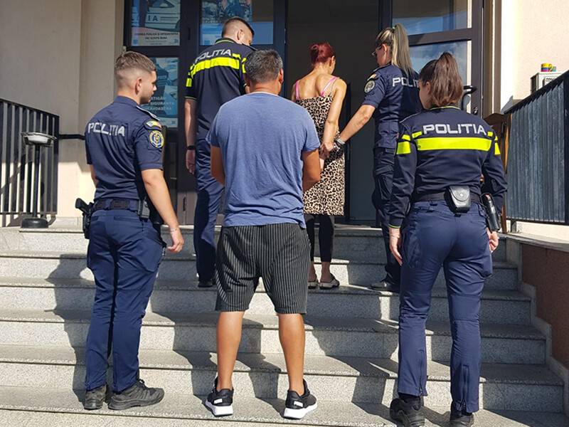 Polițiștii din Ulmeni au reținut un bărbat și o femeie pentru violență în familie