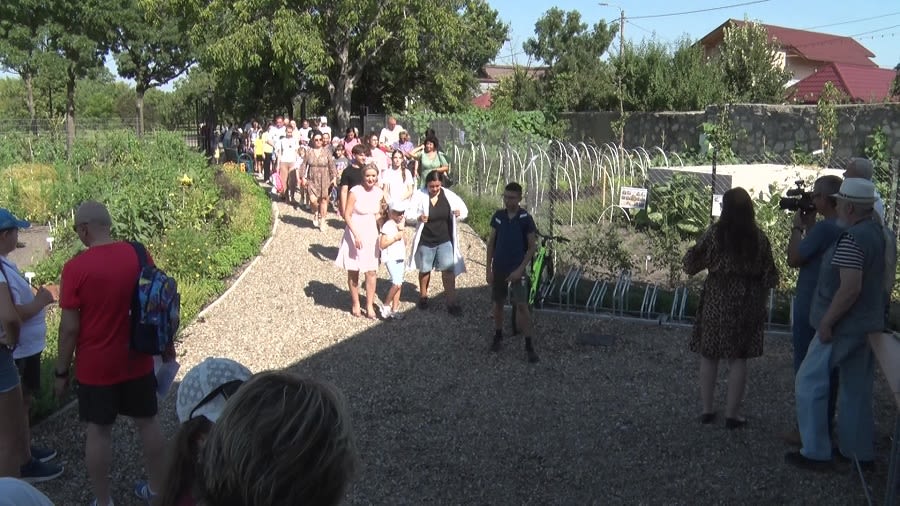 Proiectul 'Grădina care educă' va fi implementat în școlile din Buzău