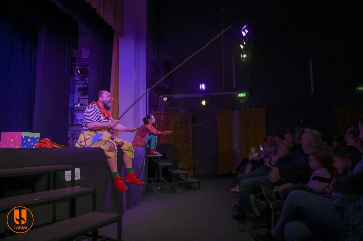 spectacol de teatru și dans în Baia Mare, copii și adulți spectacol de teatru și dans în Baia Mare, copii și adulți