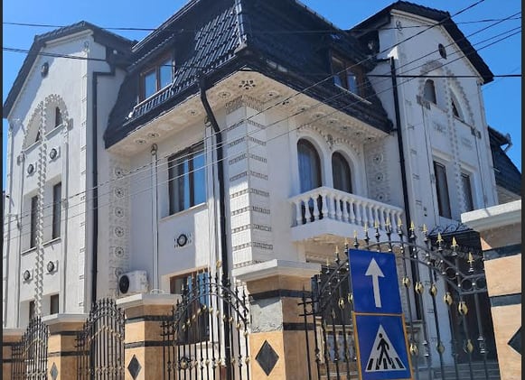 imobil cu petrecere zgomotoasă în Timișoara