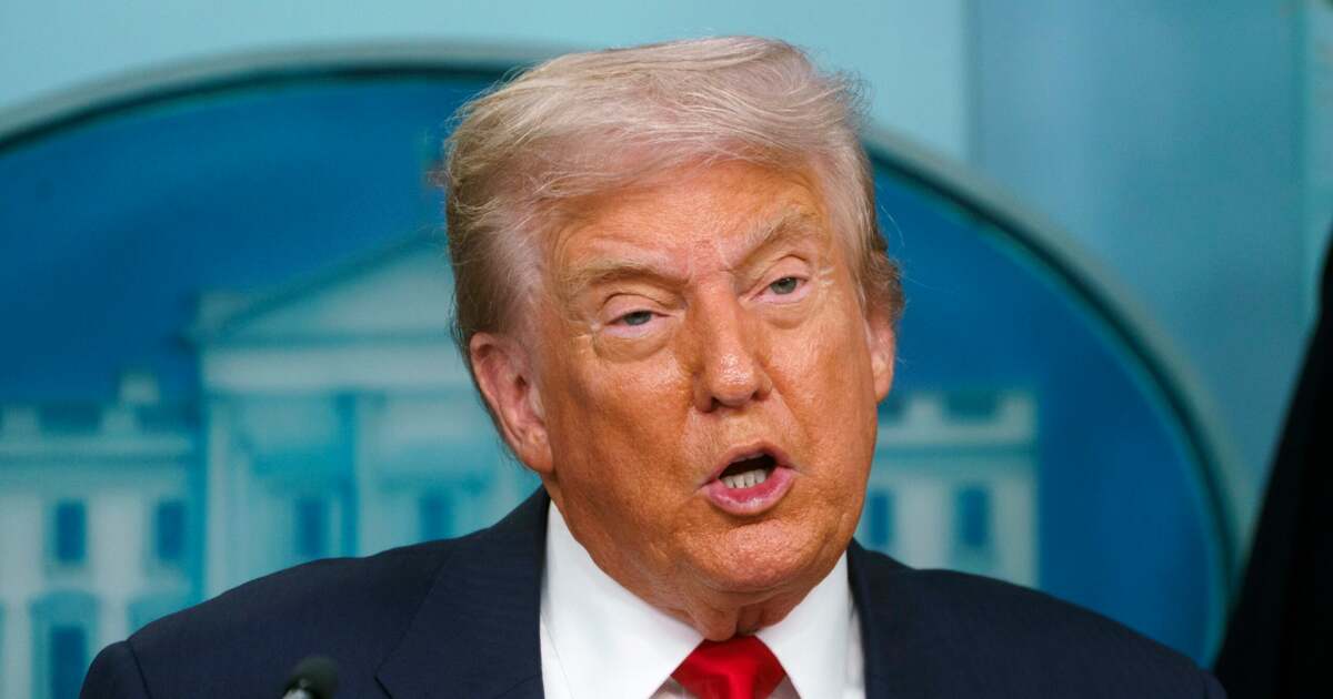 Donald Trump pe rețeaua Truth Social în timpul declarației