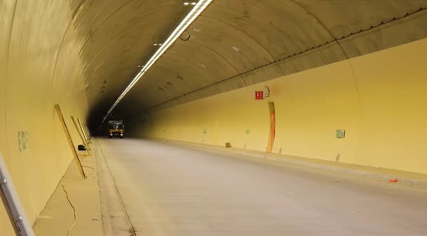 Primul tunel de autostradă din România, testat pentru funcționare în etapa finală