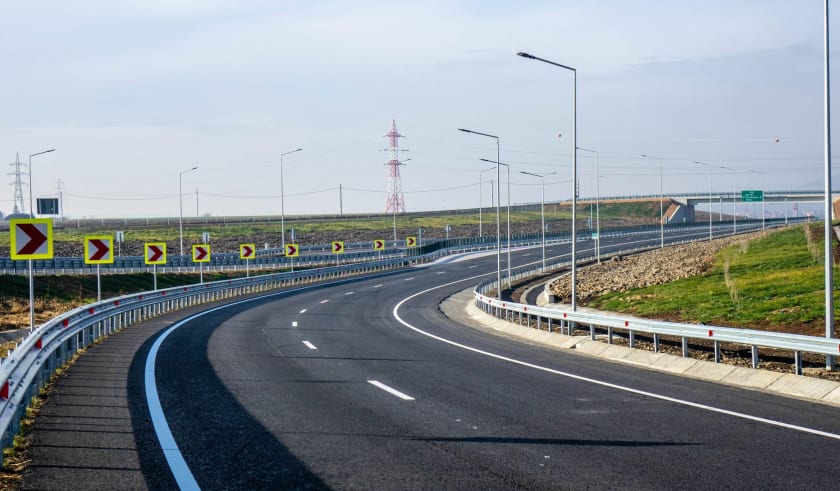 Lucrări de asfaltare pe autostrada Transilvania în județul Sălaj Lucrări de asfaltare pe autostrada Transilvania în județul Sălaj