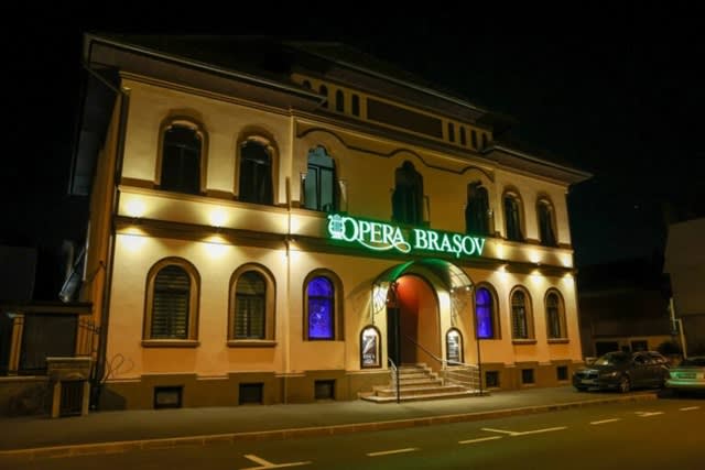 Opera Brașov a suspendat reorganizarea în instanță, 13 artiști rămân fără contracte