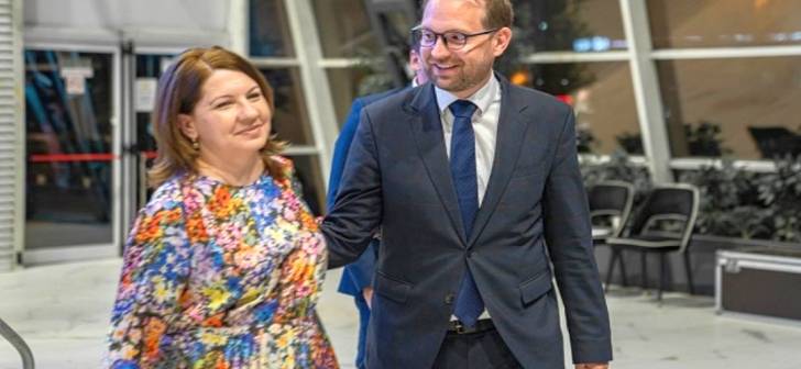 sedință de conducere în inspectorat, oficiali politici