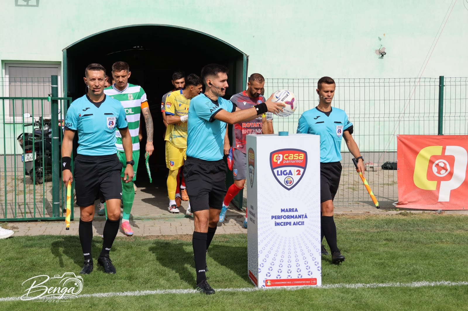 meci de fotbal în deplasare, echipe din Liga a II-a
