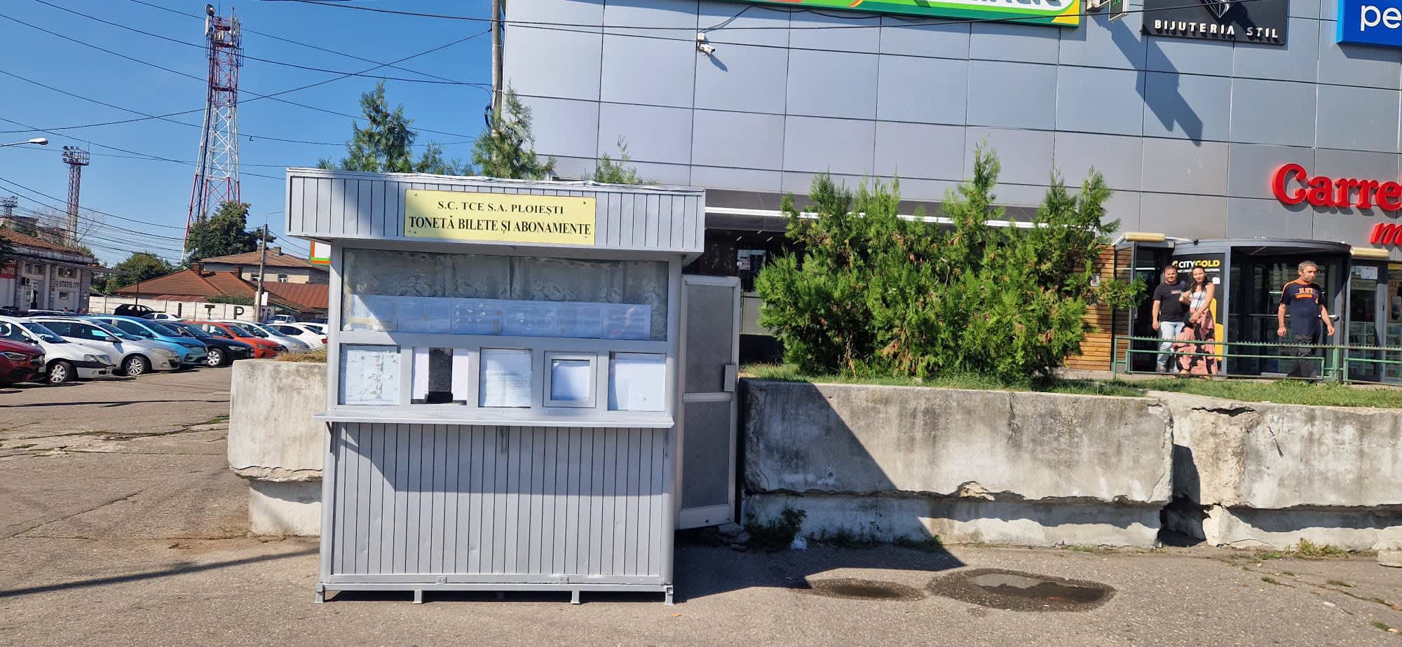zona gării din Ploiești cu muncitori și echipamente de construcție zona gării din Ploiești cu muncitori și echipamente de construcție