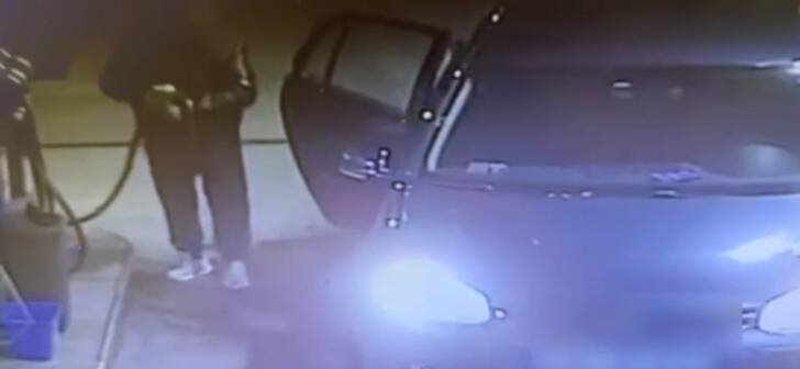 mașină de poliție și benzinărie, incident infracțional mașină de poliție și benzinărie, incident infracțional