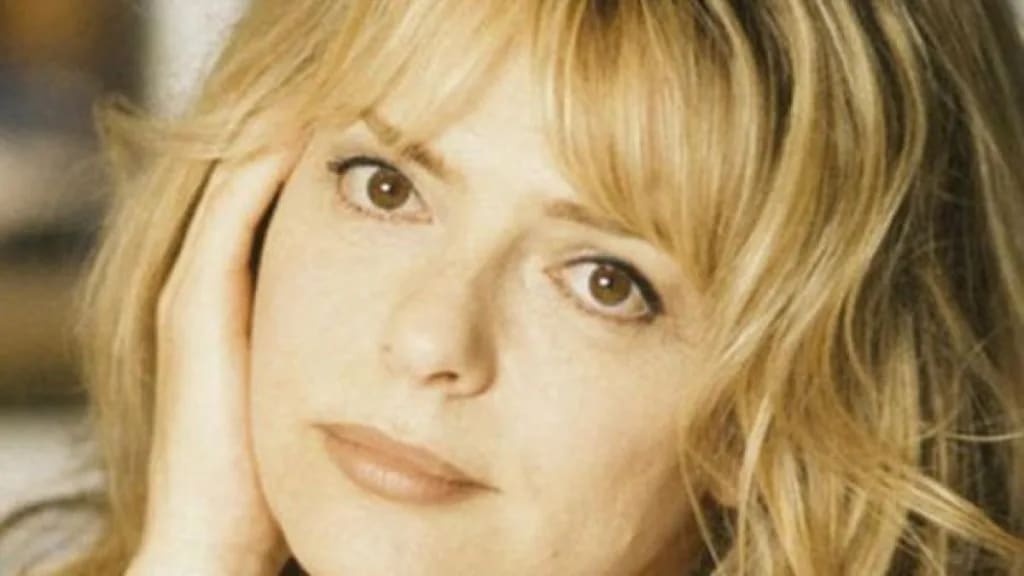 actor în spectacol despre France Gall pe scenă actor în spectacol despre France Gall pe scenă
