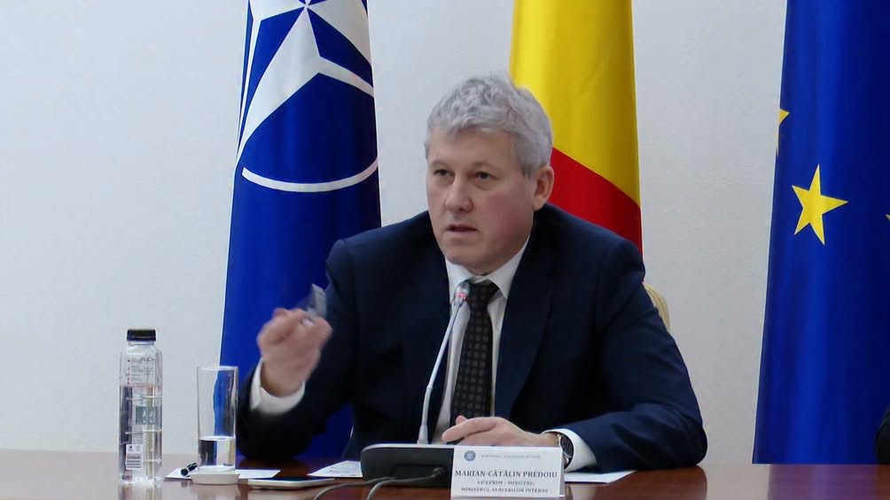 Cătălin Predoiu a recompensat colegii ISU Botoșani pentru intervenții eroice Cătălin Predoiu a recompensat colegii ISU Botoșani pentru intervenții eroice