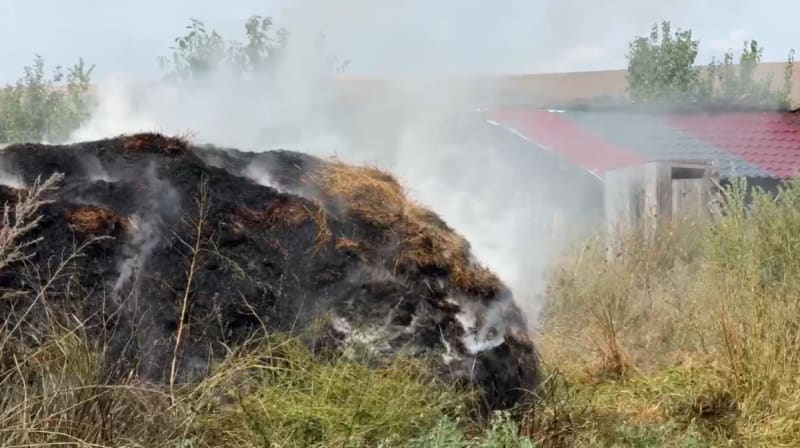 Incendiu devastator în Stăuceni: Pompierii au salvat locuințele din calea flăcărilor